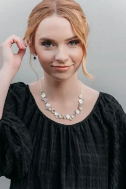 Mila Necklace | Black