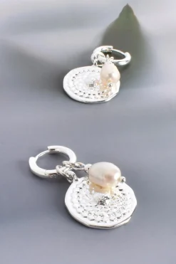 Mini Medallion Pearl Cluster Hoops | Silver/Cream
