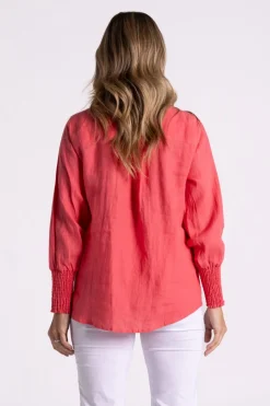 Silvermaple Collection Carrie Linen V-Neck Top | Melon